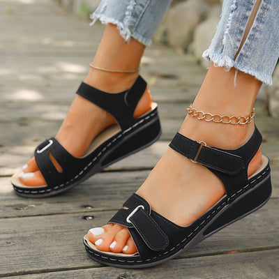 Modieuze orthopedische sandalen voor de zomer